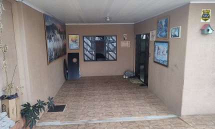 Casa para Venda em Curitiba, FAZENDINHA, 3 dormitórios, 1 banheiro, 3 vagas