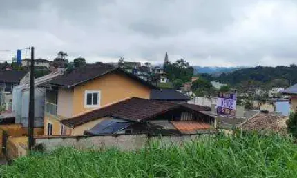 Terreno à venda na Rua Walter Schols, Petrópolis, Joinville