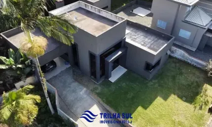 Casa com 3 quartos à venda na Rua Pedro Lessa, Boa Vista, Joinville