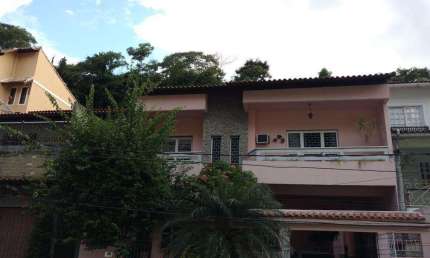 Casa com 4 quartos  à venda, 248 m² por R$ 860.000 - Vila Valqueire - Rio de Janeiro/RJ