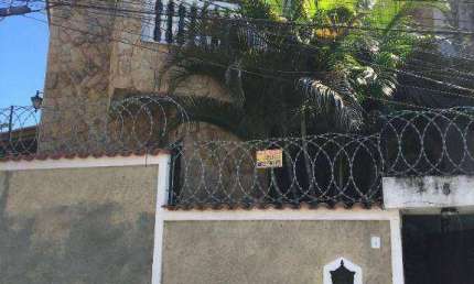 Casa com 4 dormitórios à venda, 205 m² por R$ 600.000,00 - Vila Valqueire - Rio de Janeiro/RJ
