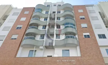 Apartamento com 2 quartos para alugar na avenida almirante tamandaré, 350, coqueiros, florianópolis por r$ 4.000