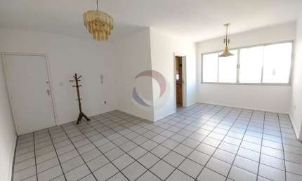 Apartamento com 2 quartos para alugar na Praça Hercílio Luz, 817, Centro, Florianópolis por R$ 2.500