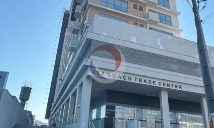 Sala comercial para alugar na Rua Sebastião Furtado Pereira, 60, Barreiros, São José por R$ 2.000