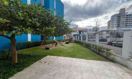 Apartamento com 2 quartos para alugar na Rua Fúlvio Vieira da Rosa, 305, Barreiros, São José por R$ 2.700