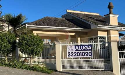 Casa com 2 quartos para alugar na Rua das Saíras, 121, Pedra Branca, Palhoça por R$ 8.000