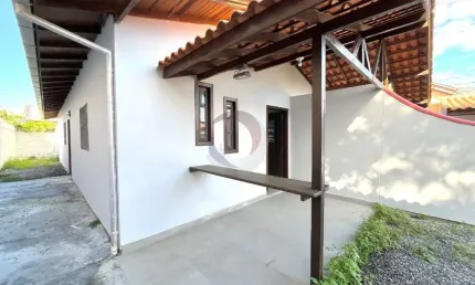 Casa com 2 quartos para alugar na Rua Raimundo Starosky, 786, Carianos, Florianópolis por R$ 3.600
