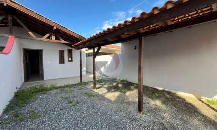 Casa com 2 quartos para alugar na Rua Raimundo Starosky, 786, Carianos, Florianópolis por R$ 3.600