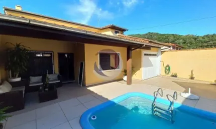 Casa com 3 quartos para alugar na margarida linhares, 42, barra da lagoa, florianópolis por r$ 7.800