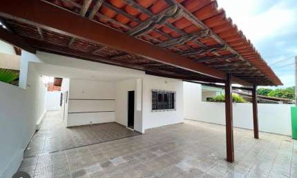 Casa em condomínio fechado com 3 quartos para alugar na Rua Aririzal, Cohama, São Luís