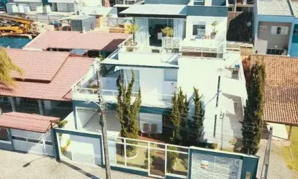 Sofisticação e conforto no centro de balneário piçarras – 4 suítes e 4 vagas!
