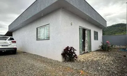 Excelente oportunidade: casa ampla com terreno generoso e lote adicional para construção