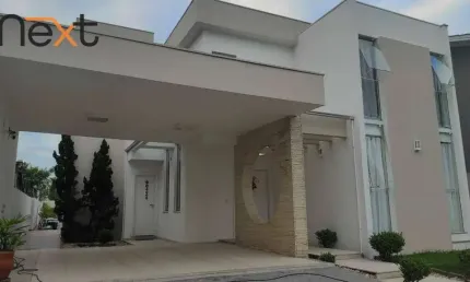 Casa de alto padrão no centro de piçarras: lazer completo e pronta para morar!