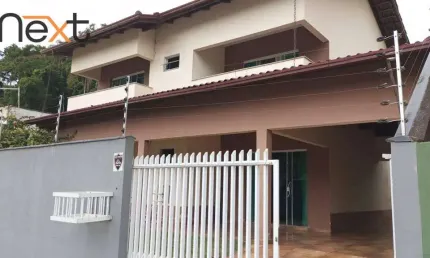 Sobrado espaçoso em penha: 4 quartos, piscina e potencial para terceiro andar!