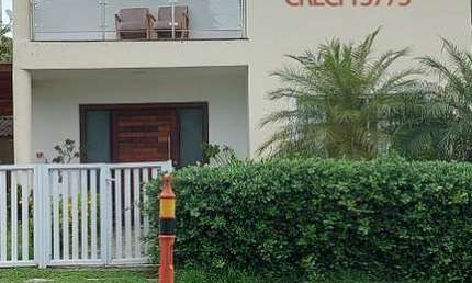 Casa em condomínio fechado com 4 quartos à venda no Abrantes, Camaçari  por R$ 950.000
