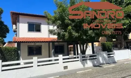 Casa em condomínio fechado com 4 quartos à venda no Buraquinho, Lauro de Freitas  por R$ 960.000