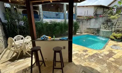 Casa em condomínio fechado com 4 quartos à venda no vilas do atlantico, lauro de freitas  por r$ 900.000