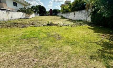Terreno em condomínio fechado à venda no Alphaville (Abrantes), Camaçari  por R$ 685.000
