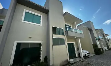Casa em condomínio fechado com 4 quartos à venda no Pitangueiras, Lauro de Freitas  por R$ 670.000