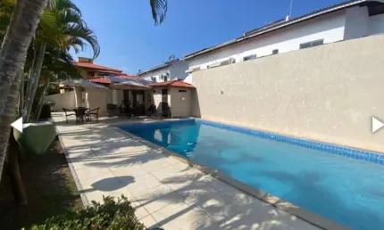 Casa em condomínio fechado com 4 quartos à venda no Buraquinho, Lauro de Freitas  por R$ 900.000