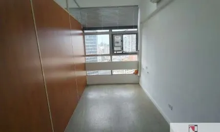 Conjunto Comercial para Locação na República, 1 sala e  28m²