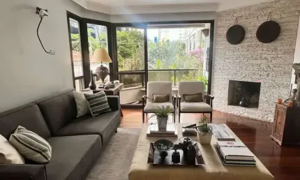 Vendo Apartamento Itaim Bibi com 178 mts, reformado, 4 dormitórios  2 vagas