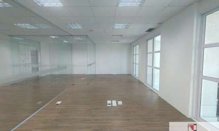 Conjunto comercial para locação no Jardim Cordeiro com 156 m ²