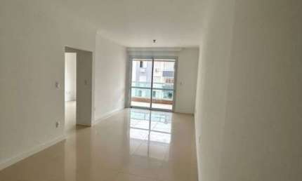 Apartamento com 2 dormitórios (1 suíte) no Centro da Palhoça/SC