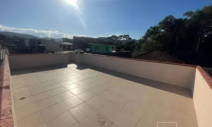 Casa de 3 dormitórios com 1 suíte em Forquilhas - São José/SC