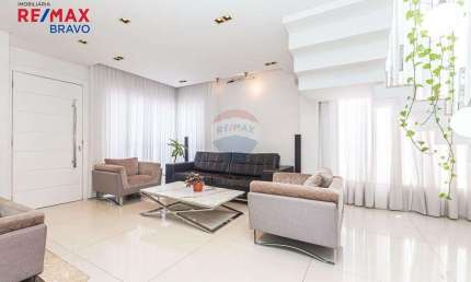 Sobrado - 260 m2 - 3 Quartos (1 suíte) - 4 Banheiros - 4 Vagas - Uberaba - Curitiba/PR