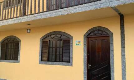 Linda casa na Rua das Camélias - Vila Valqueire - RJ