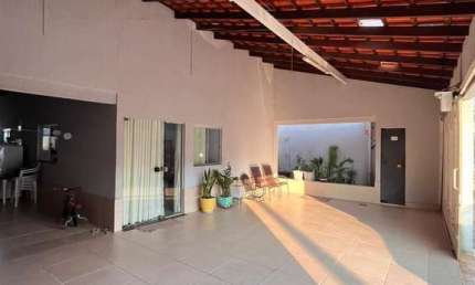 Casa com 2 quartos à venda na Rua A, 1, Bairro das Indústrias, Senador Canedo, 160 m2 por R$ 350.000