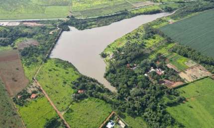 Chácara de 1.322m² com 284,8m² Construídos – Senador Canedo