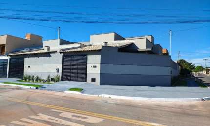 Casa com 3 quartos à venda na Rua Oilda Valéria Silveira Coelho, 2, São Francisco II, Senador Canedo, 110 m2 por R$ 340.000
