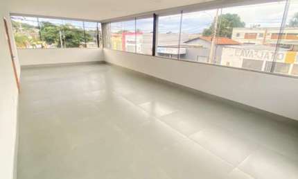 Sala comercial com copa e banheiro na Av. José Carneiro 