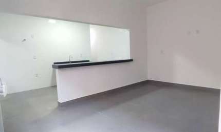 Residencial Laranjeiras: Casa 2 Quartos com Suíte e Churrasqueira