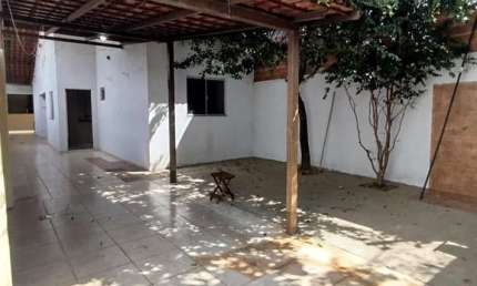 Casa Ampla à Venda no setor Monte Azul-2 quartos e 3 banheiros