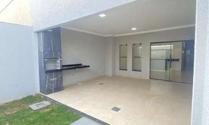 Casa 3 quartos com suíte e área gourmet no Setor Hebrom – 125m²