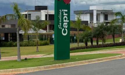 Terreno em condomínio fechado à venda na Rua Rosedá, Jardins Capri, Senador Canedo