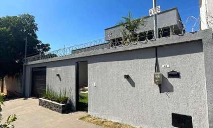 Casa Alto Padrão com 3 Suítes, Piscina e Acabamento de Luxo no Bairro Alvorada