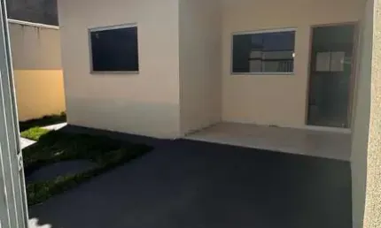 Casa de Esquina com Quintal Amplo – Jardim Canedo 2