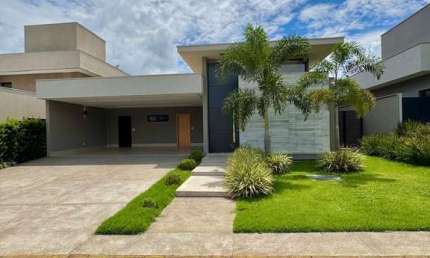 Casa Térrea no Portal do Sol Green – 4 Suítes e Piscina