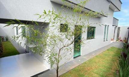 Casa Alto Padrão com Piscina no Parque Industrial – Senador Canedo