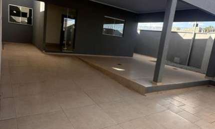 Casa de Esquina com Área Gourmet no Residencial Laranjeiras – 3 Quartos e Suíte!