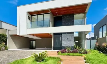 Casa de Alto Padrão no Portal do Sol Green – 4 Suítes e Piscina Aquecida