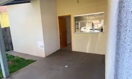Casa com quintal e 2 quartos para alugar em Senador Canedo