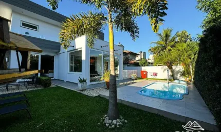 Casa com 4 quartos à venda na rua dos cumurupis, 121, jurerê internacional, florianópolis por r$ 4.950.000
