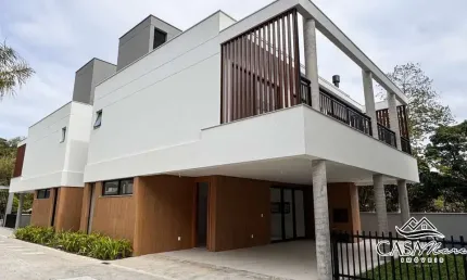 Casa em condomínio fechado com 3 quartos à venda na estrada haroldo soares glavan, 1470, cacupé, florianópolis por r$ 2.500.000