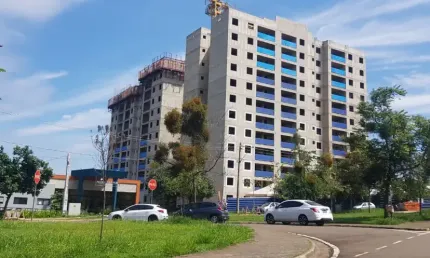 Apartamento 2 dormitórios e suíte no bairro Mansões Santo Antonio, 60 m², lazer garagem coberta varanda, conveniência, pronto para morar