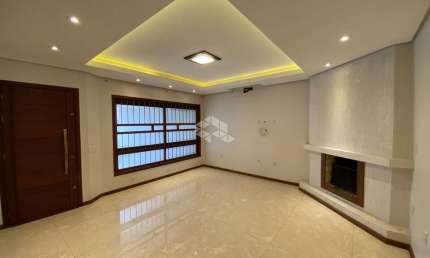 Belíssima casa nova com 235m² de área construída, perfeita para a sua família!